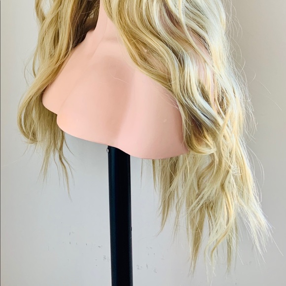 Effortless “Put On & Go” Ombre Blonde 22” Synthetic Wig - Picture 7 of 11